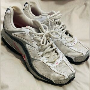 Nike Tennis Shoes